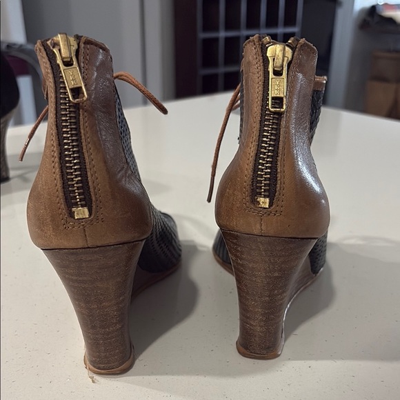 Relance Brown and Black Wedge Open Tor Ankle Boots - Picture 4 of 9